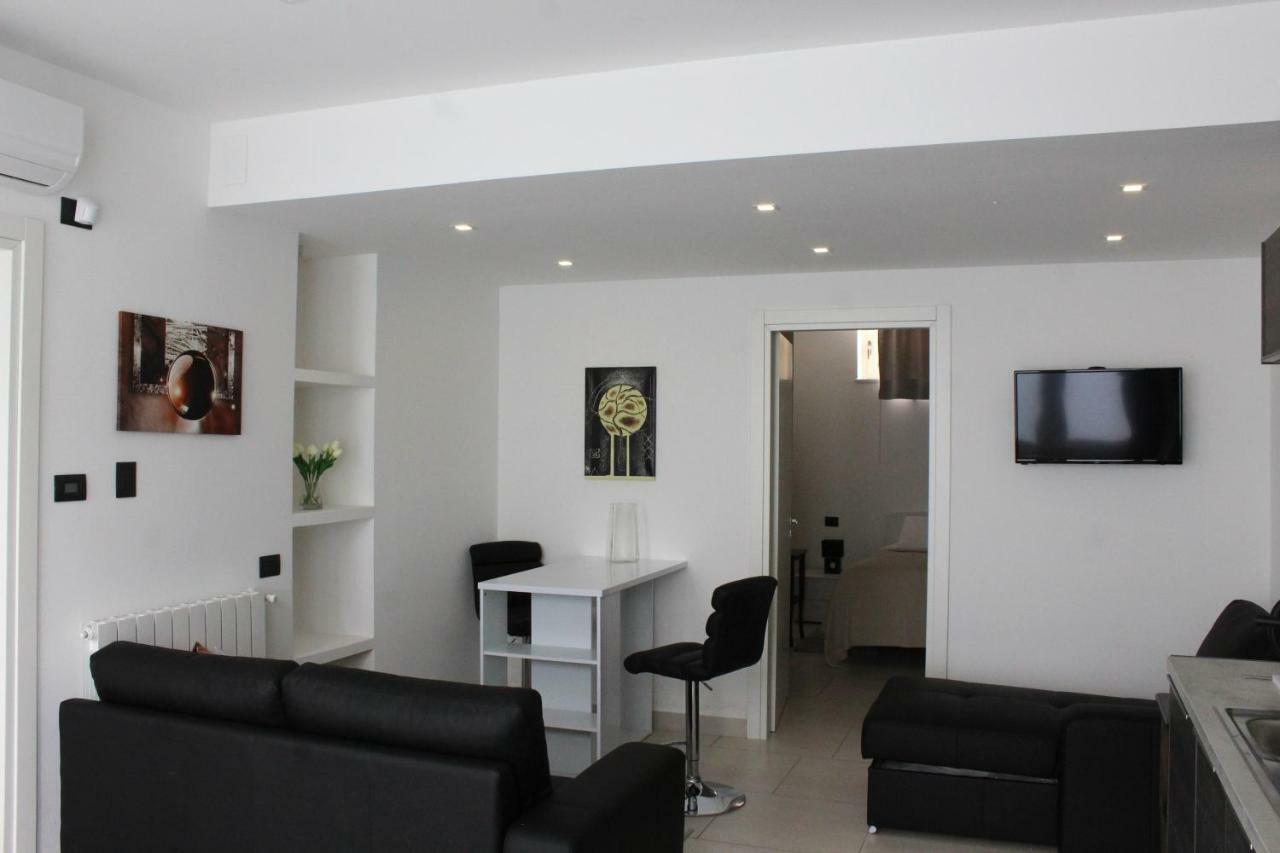 Villa Nina 2013 Appartamento Таорміна Екстер'єр фото